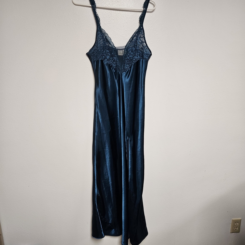 VTG Victoria’s Secret Size M Gold Label Emerald Nightgown Full Length Slit Dress